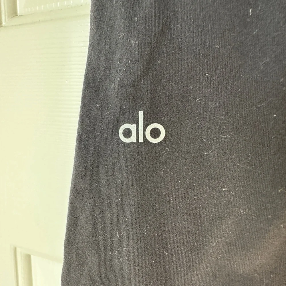 ALO Yoga Airbrush High-Waist Flutter Black Leggings - Size XSmall